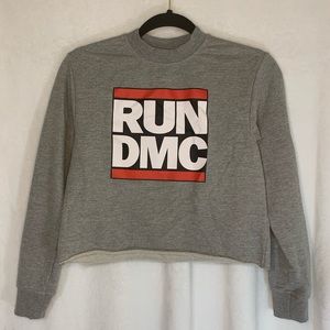 Run DMC Crop Top Sweater Urban Outfitter